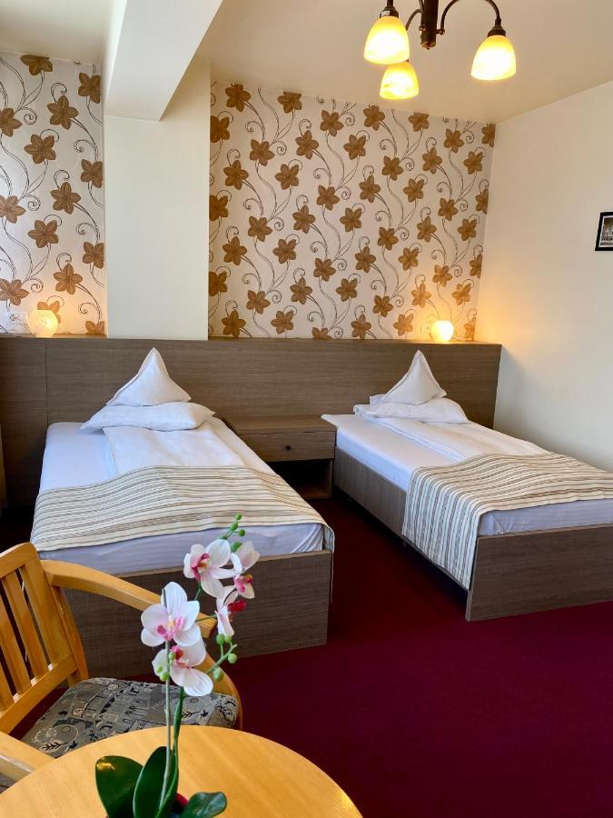 Pensiunea Rix Rooms Focsani Exterior photo